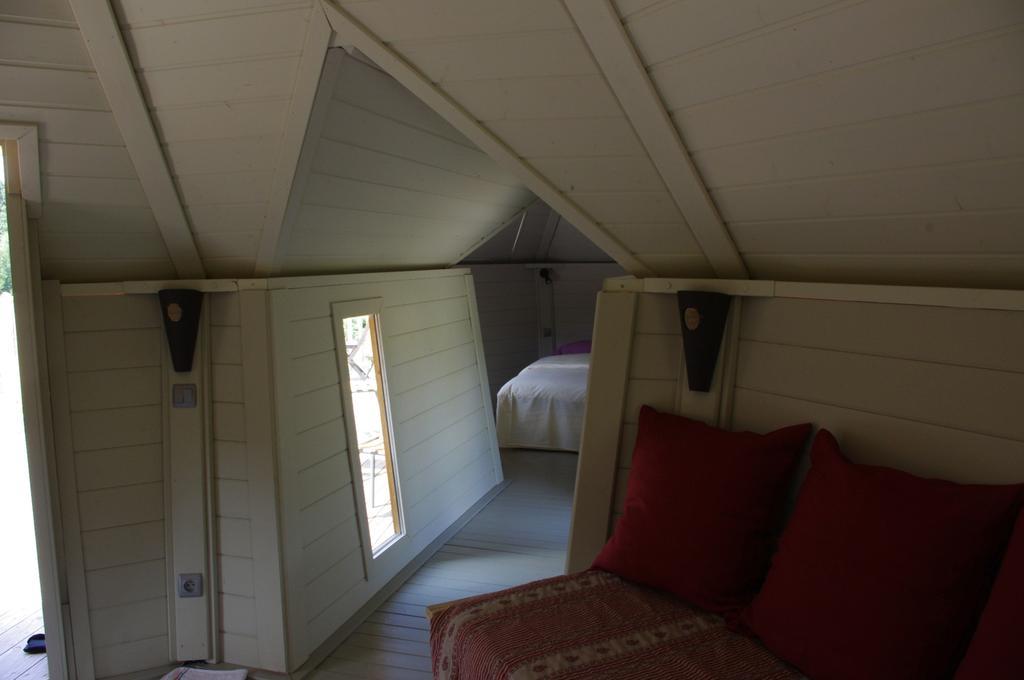 Les Roulottes Et Cabanes Du Livradois Cunlhat Room photo