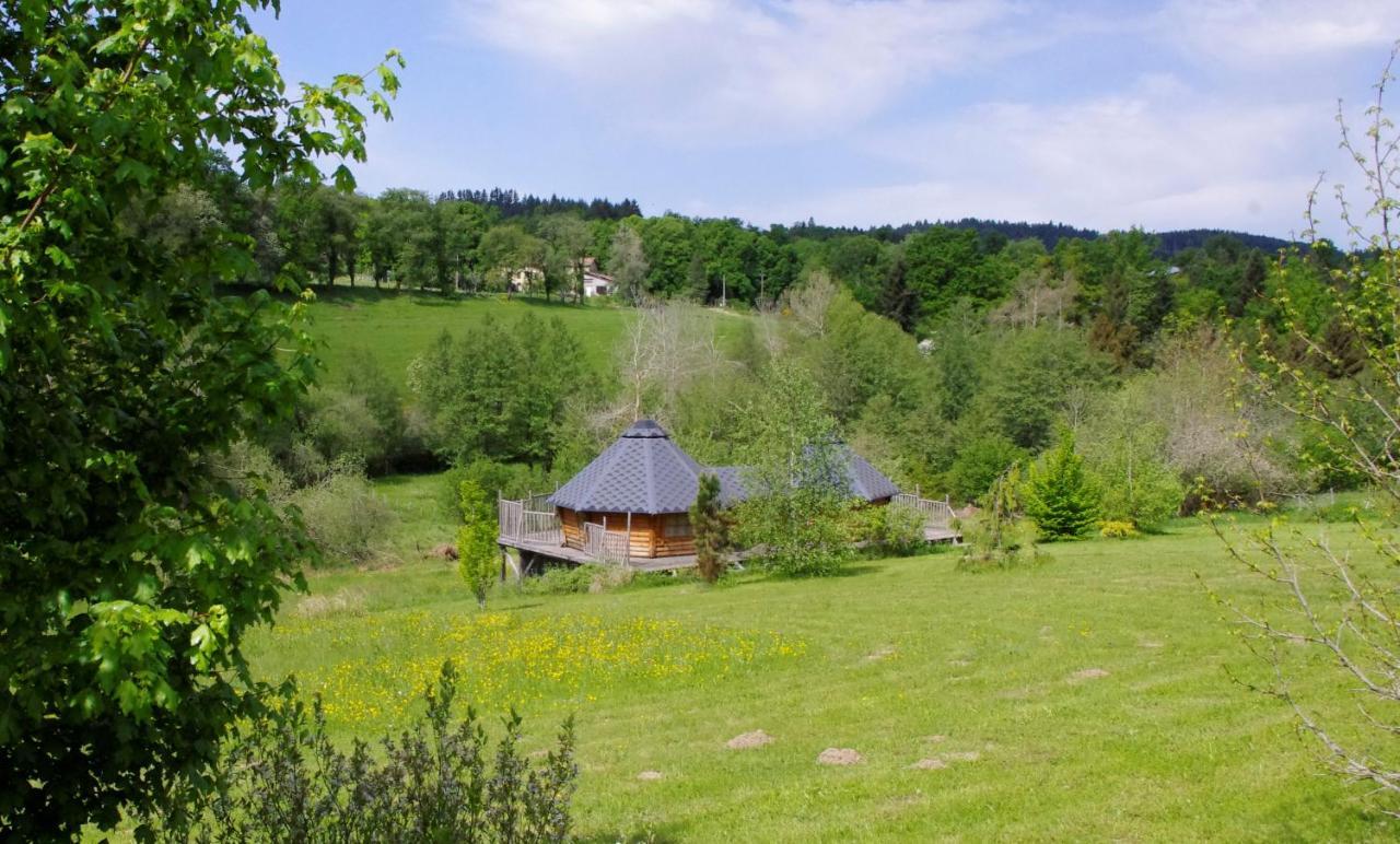 Les Roulottes Et Cabanes Du Livradois Cunlhat Exterior photo